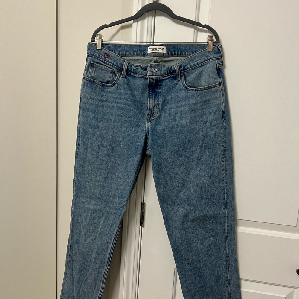 Abercrombie mid rise 90s straight leg jeans